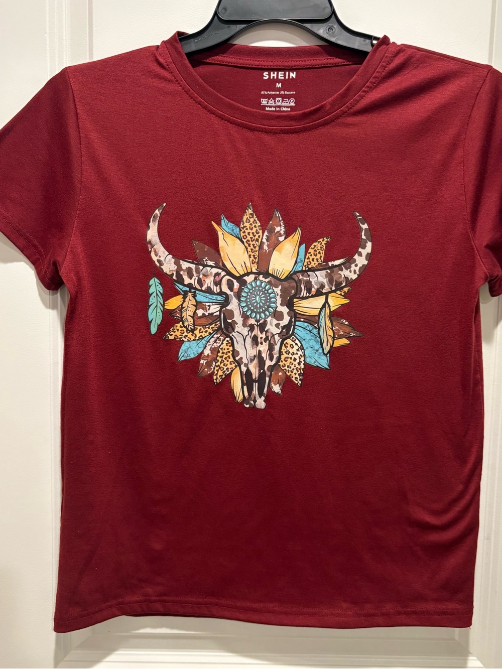 SHEIN MAROON/RED WOMANS Crewneck Tee with Floral Skull Accent SZ-MEDIUM